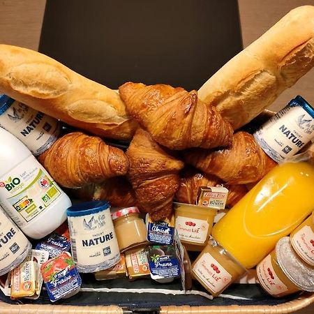 Gite "La Bulle De Lena" Avec Petit-Dejeuner Garage Et Parking Flavigny Exterior photo